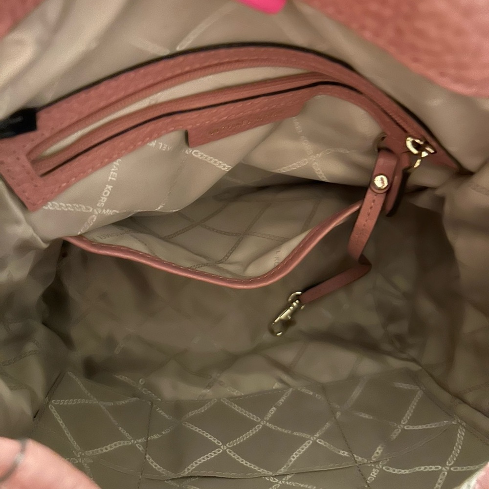Large leather backpack - Picture 3 of 4